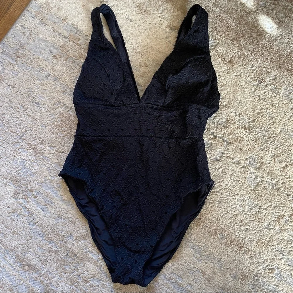 Adore Me Melony Black Eyelet Lace Textured One-Piece Swimsuit Solid Wireless: M